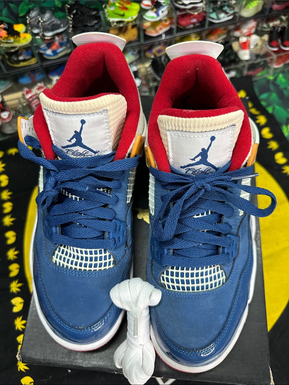Jordan 4 Retro Messy Room Size 6.5Y/8W - Picture 3 of 7